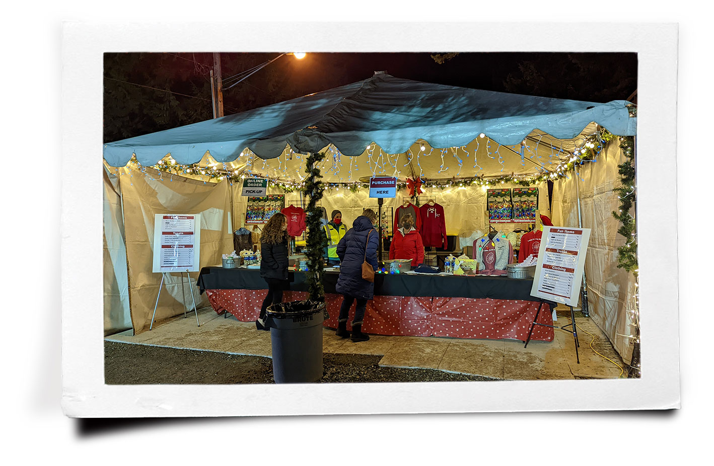 merchandise-tent-the-lights-of-christmas-2022-stanwood-washington